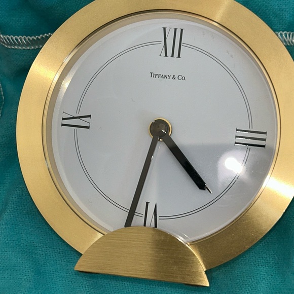 Tiffany & Co. Brass Desk Clock On Flat Stand Bottom -  Authentic - Picture 6 of 8